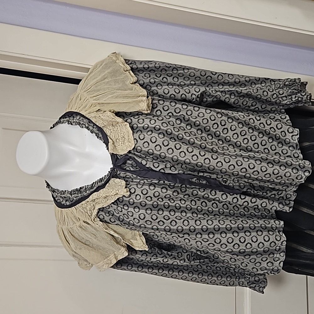Magnolia Pearl vintage lace collar and blouse